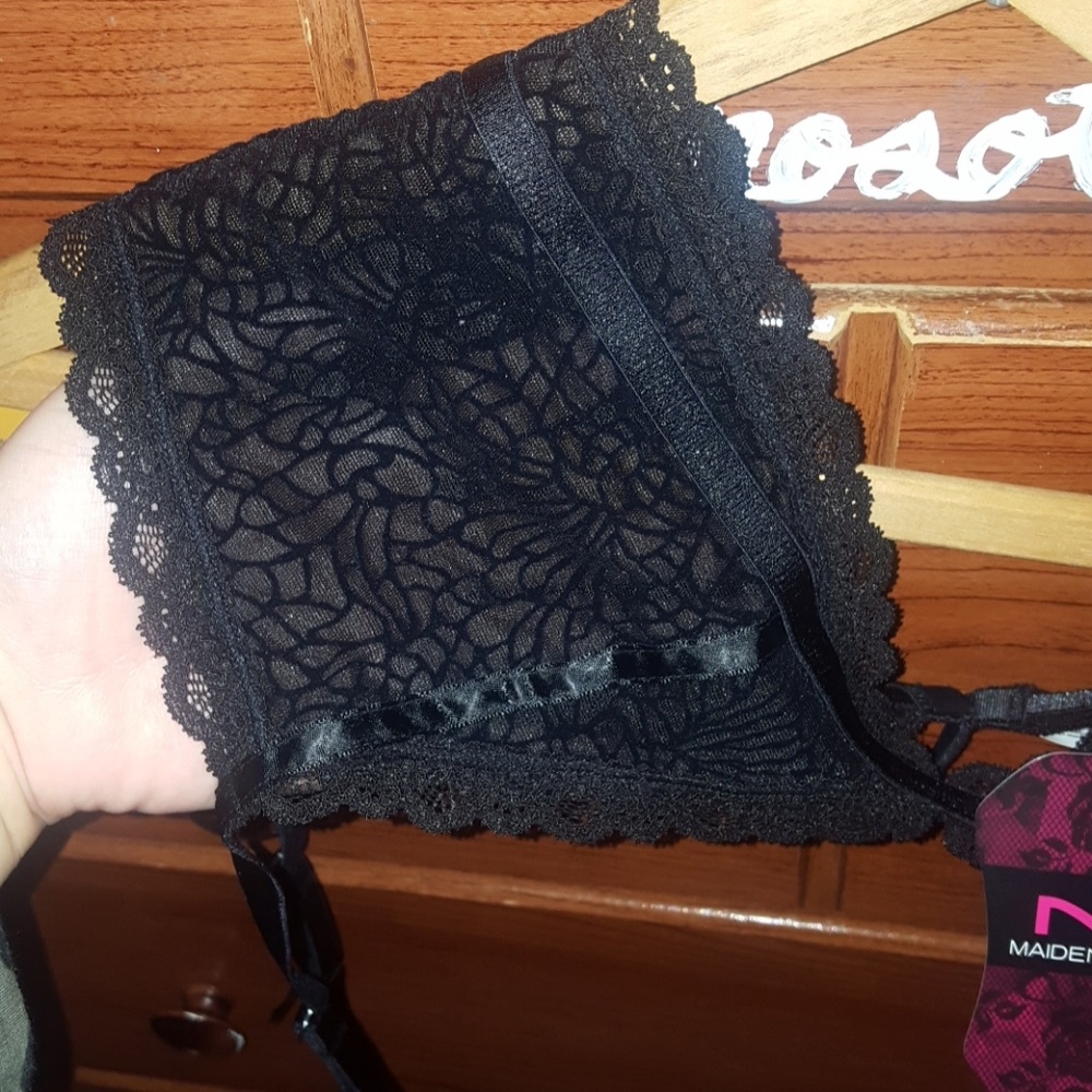 Maidenform garter belt